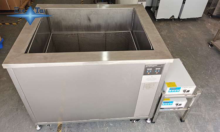 超聲波清洗機：清潔金屬冷藏設(shè)備，保持食品衛(wèi)生和品質(zhì)
