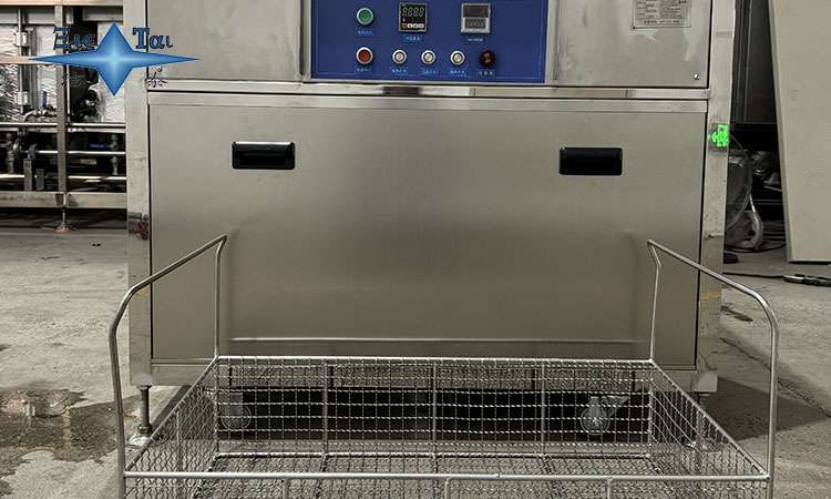 超聲波清洗機(jī)為什么用純水？揭秘水質(zhì)對清洗效果與機(jī)器壽命的關(guān)鍵影響